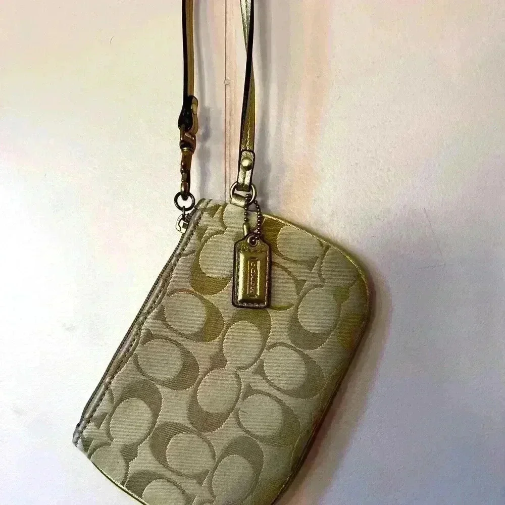Coach F62313 Daisy Applique Floral EW Multi Pouch Case Wristlet KHAKI Multi GOLD